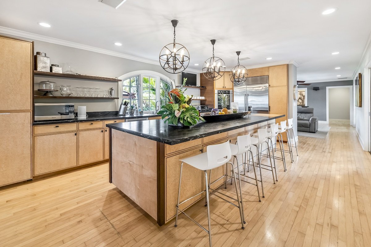 Luxe Moana Lani Oceanfront Home w/ Pool & Jacuzzi gallery image 5