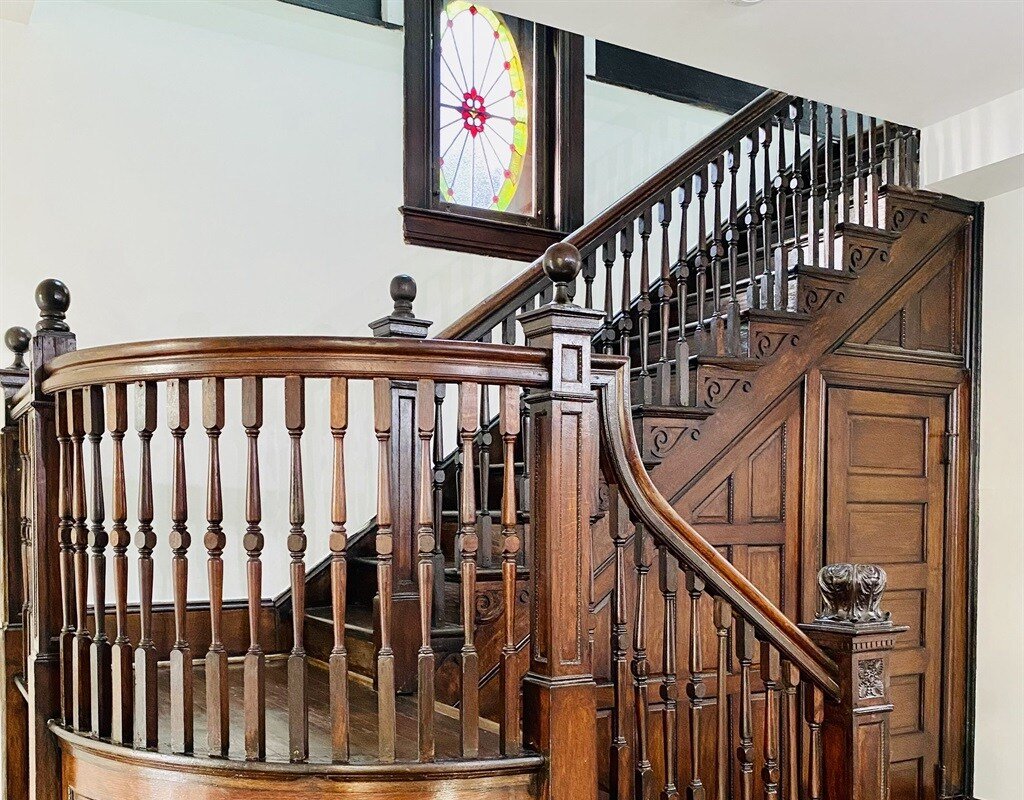 Historic-7BR/4.5BA-Parking+By Metro+Chef’s Kitchen gallery image 3