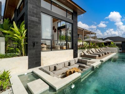 Tanah Yang Jauh : 5 BR Villa w/ Gym & Private Pool