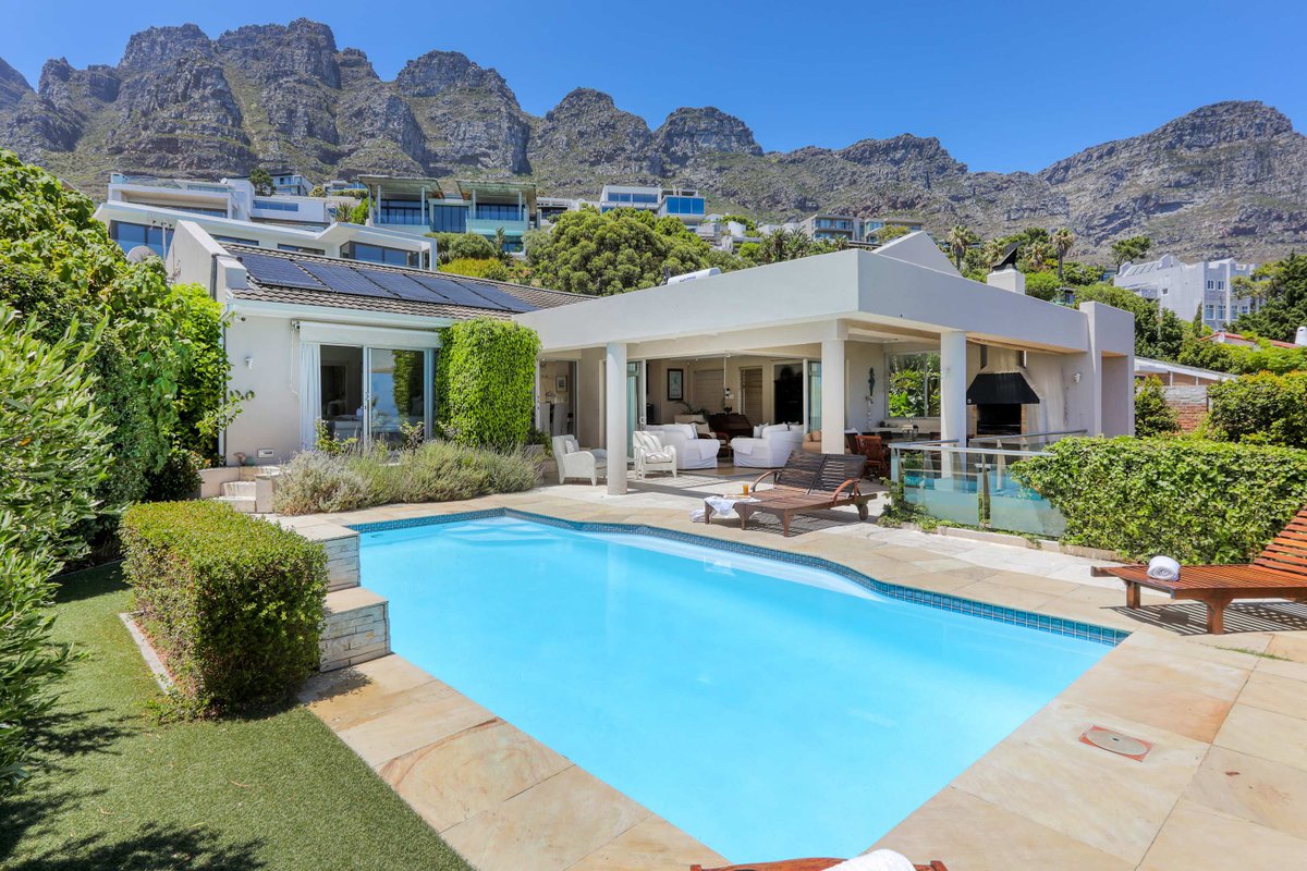 Camps Bay Sunsets – Villa with pool & views