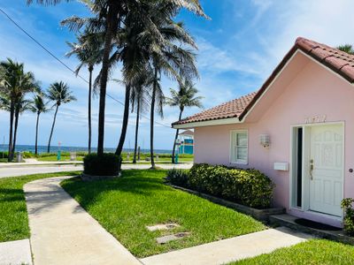 Direct Oceanfront-On the Beach-Pool-Grill-Parking