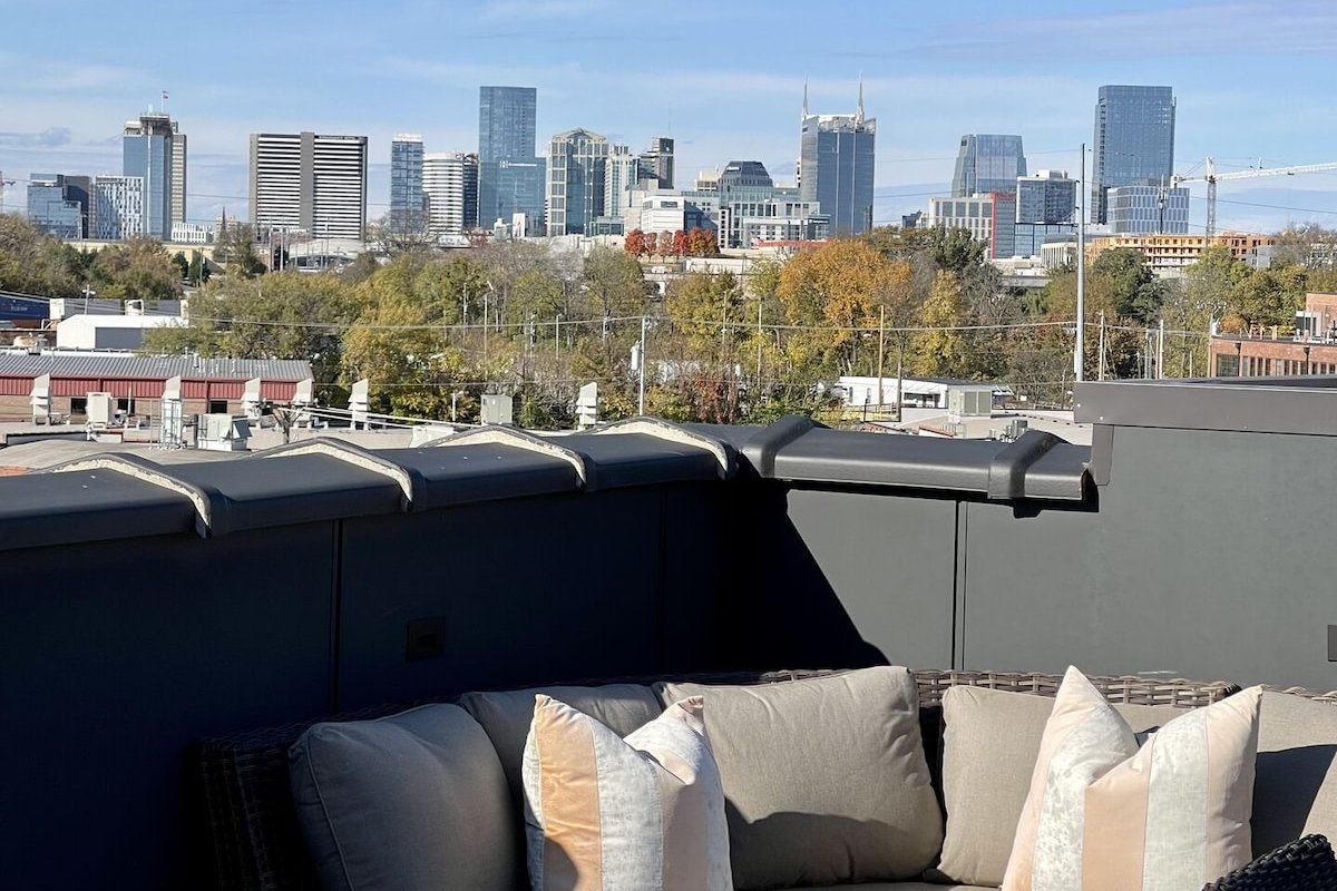 2 Super Lux WeHo Homes – 2 Rooftops! -6 Bedrooms gallery image 4