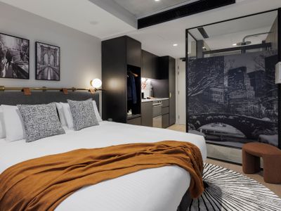 Adjoining Suites, perfect for Families & Friends