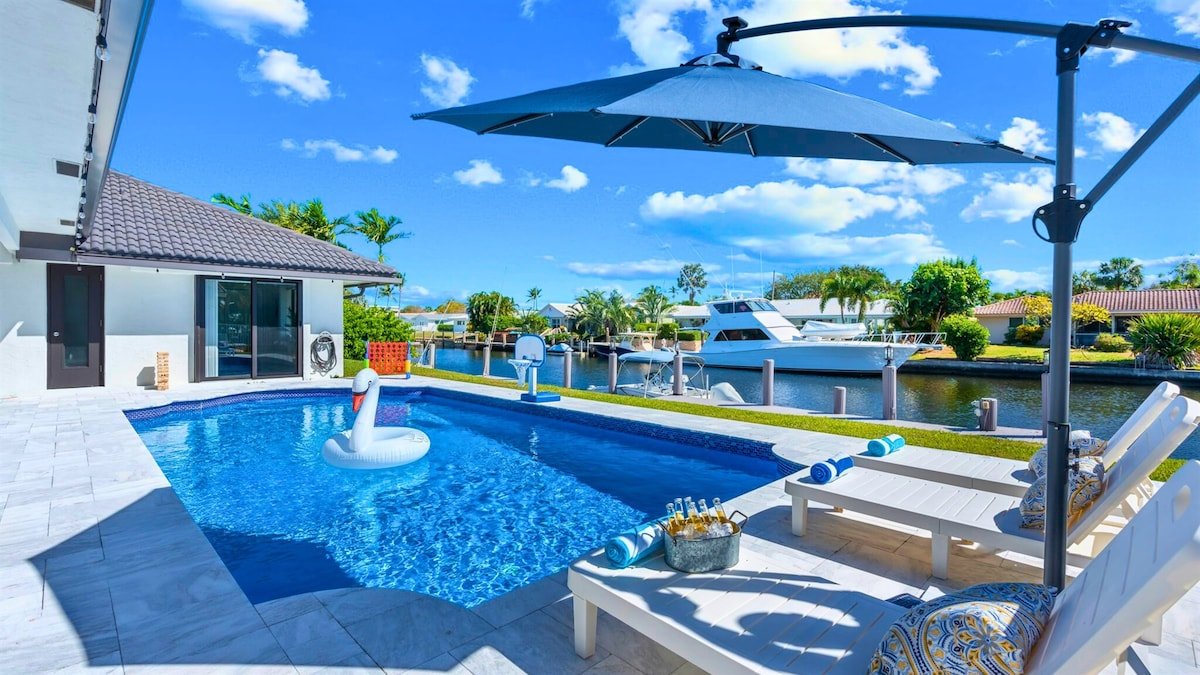 Waterfront | Boat Rental | Heated Pool | Sleeps 8 gallery image 2