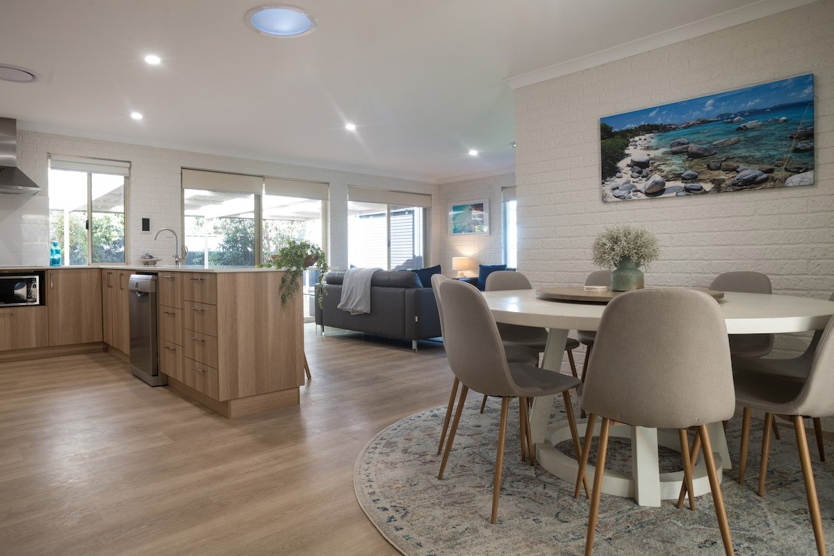 Dunsborough Bay Retreat—Steps from Beach & Dining gallery image 4