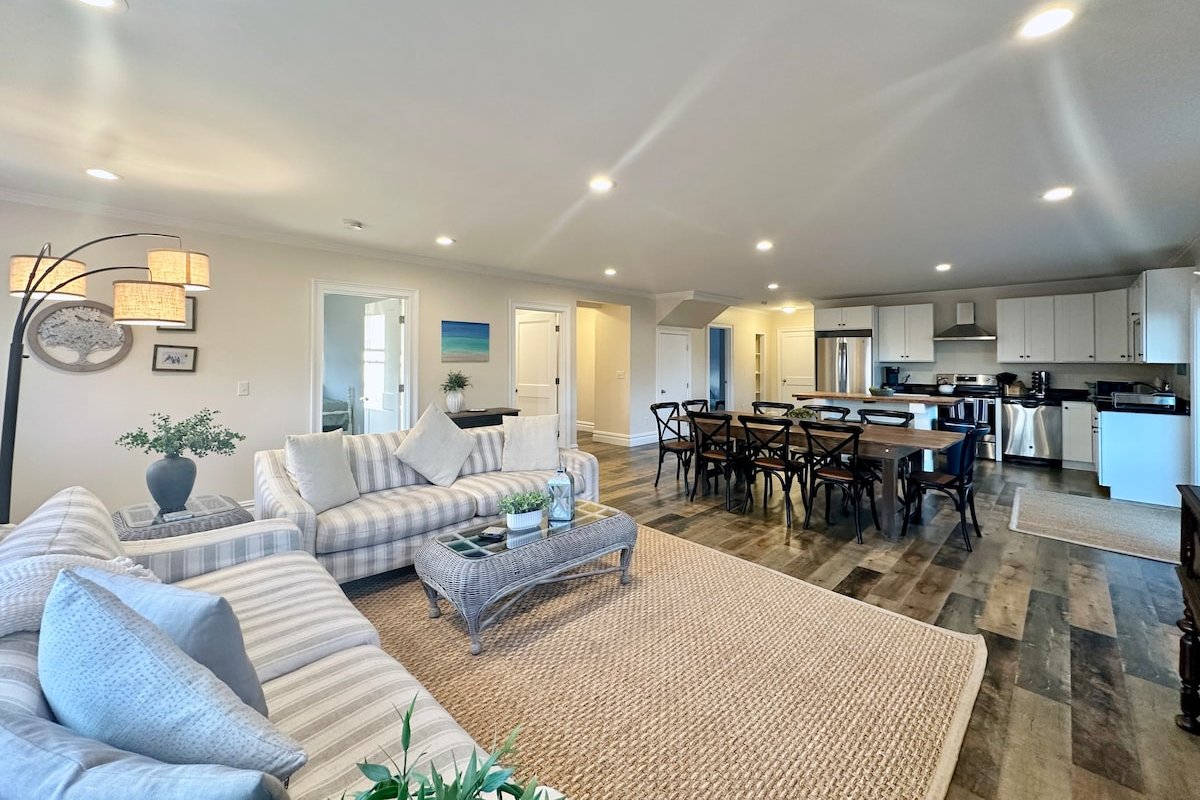 Hangar Haven, Large 6 Bedroom House gallery image 2