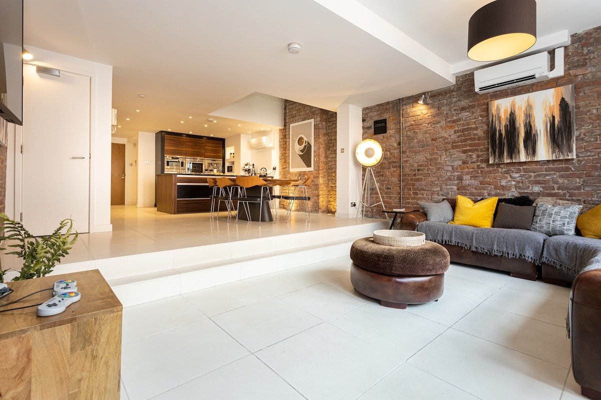 Luxury Penthouse with Private Roof Terrace gallery image 2