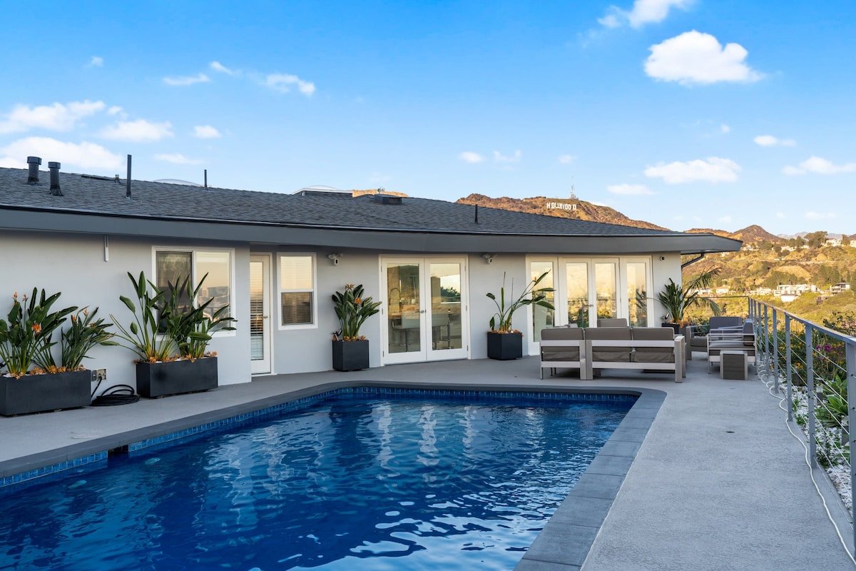 Stunning Views | Heated Pool | Modern Lux 4 Bed gallery image 3