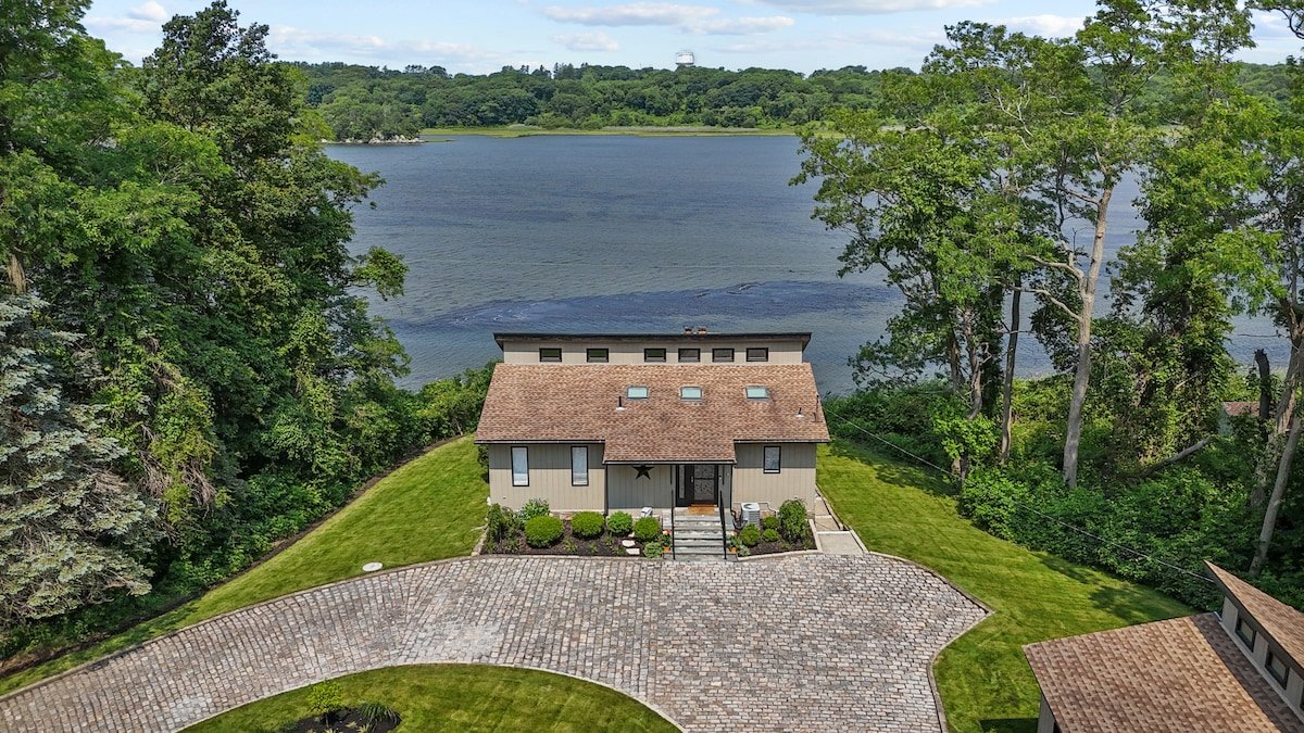 The Aquarius Narragansett, RI Waterfront Property gallery image 2