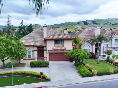 Large Modern Home in Evergreen