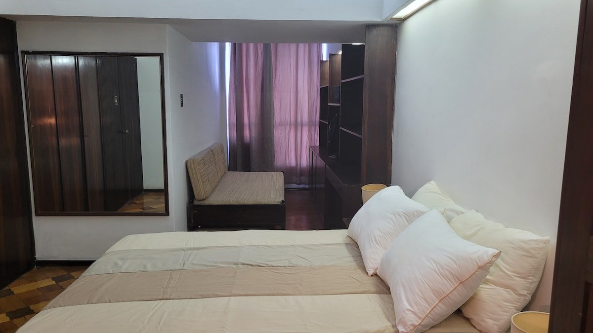 Amplo ap de frente pro Mar, no Leme gallery image 5