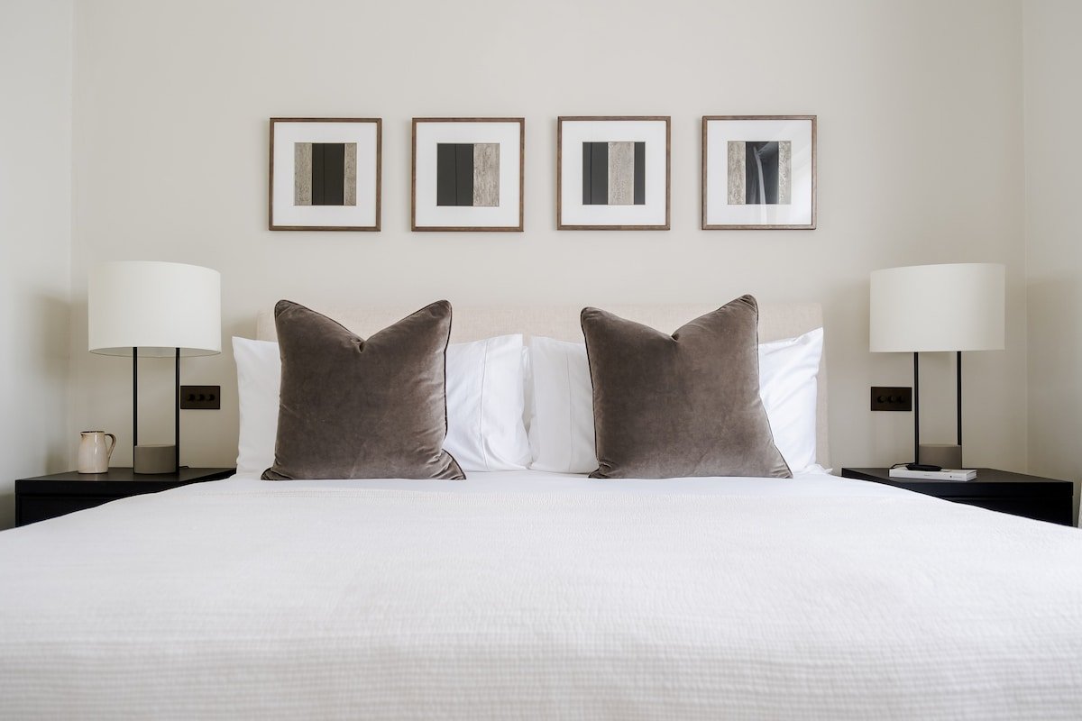 Stunning Knightsbridge Cadogan Square Flat gallery image 3