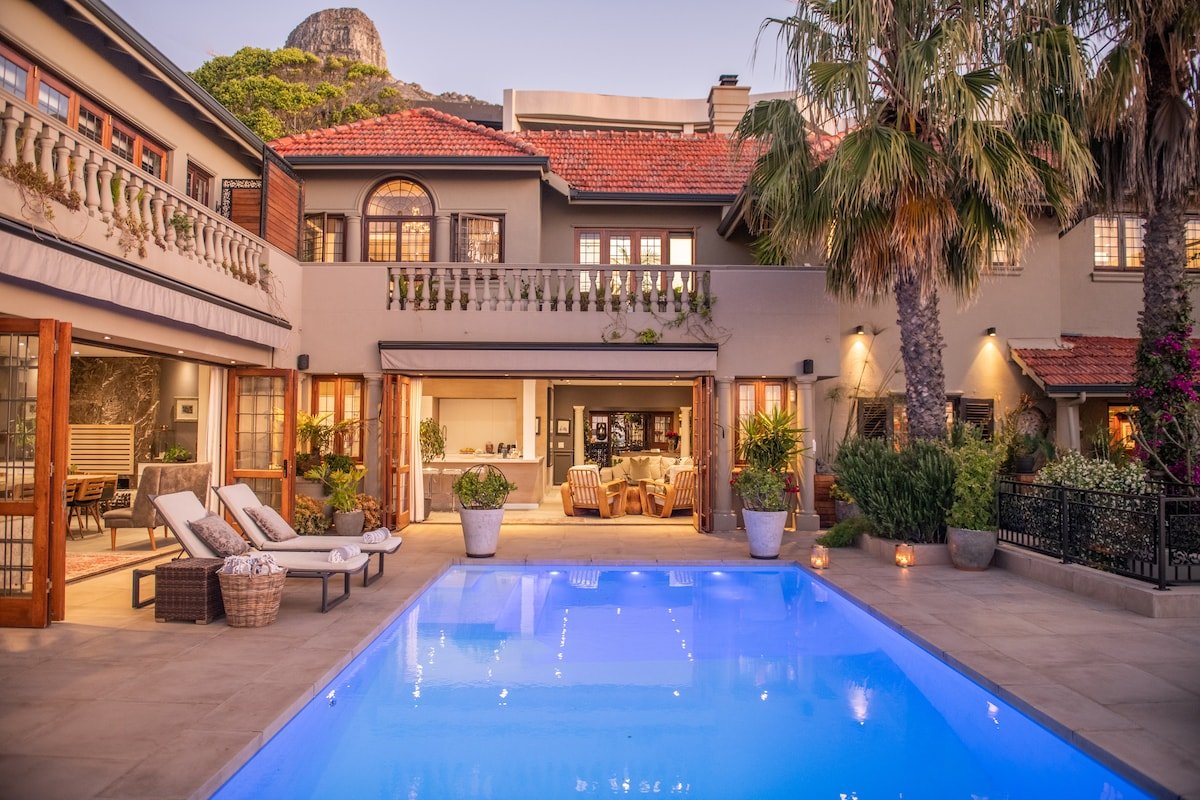 Villa – Exclusive Elegance • Privacy • Bantry Bay