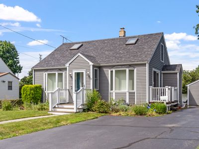 Newport Beach House w/ Huge Yard