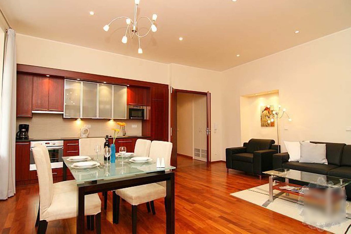 Old Town Square luxury apartment, amazing views!