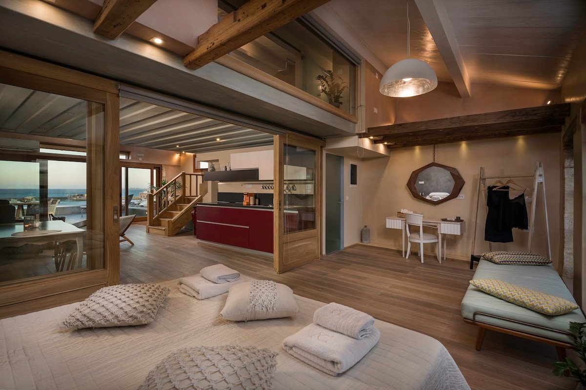 Penthouse Suite with Spa Bath, Terrace & Sea View gallery image 4