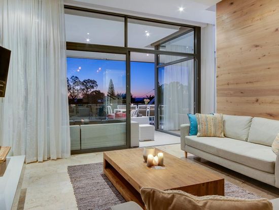 Photo 2 of Harrier Place accommodation in Camps Bay, Cape Town with 4 bedrooms and 4 bathrooms