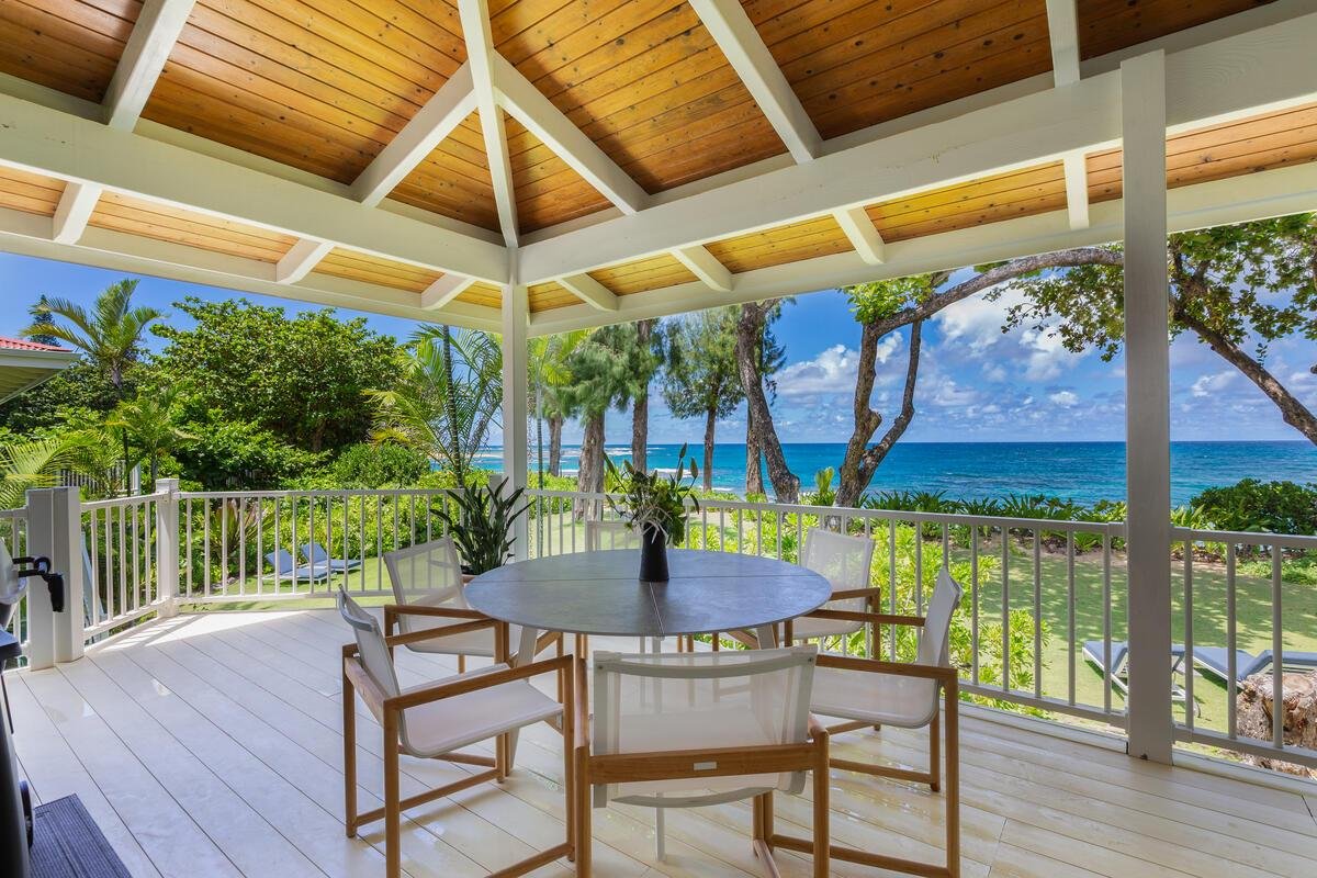 Modern Beachfront Home by Tunnels Beach gallery image 3