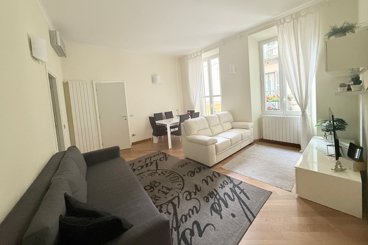 Duomo Jewel. Everything is brand new gallery image 3