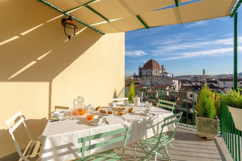 Paola’s home – terrace with view of Florence gallery image 3