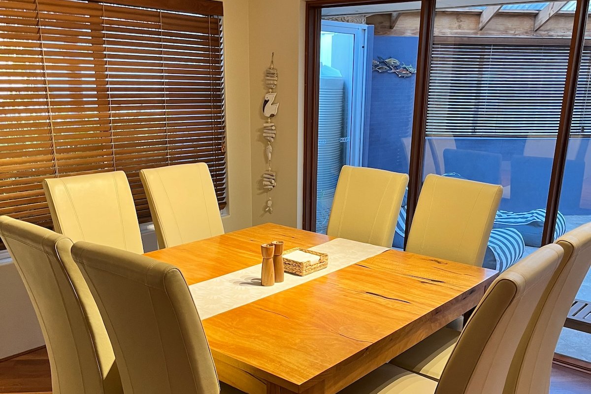 Carina House Halls Head gallery image 4