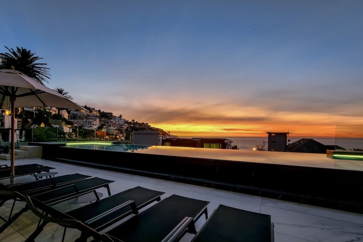 Exquisite luxury In Bantry Bay With Pool gallery image 5