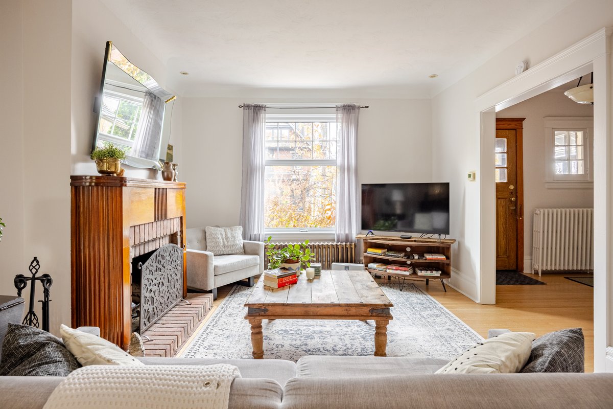4BR 2BA Cozy Riverdale Gem |Danforth, Kid-Friendly