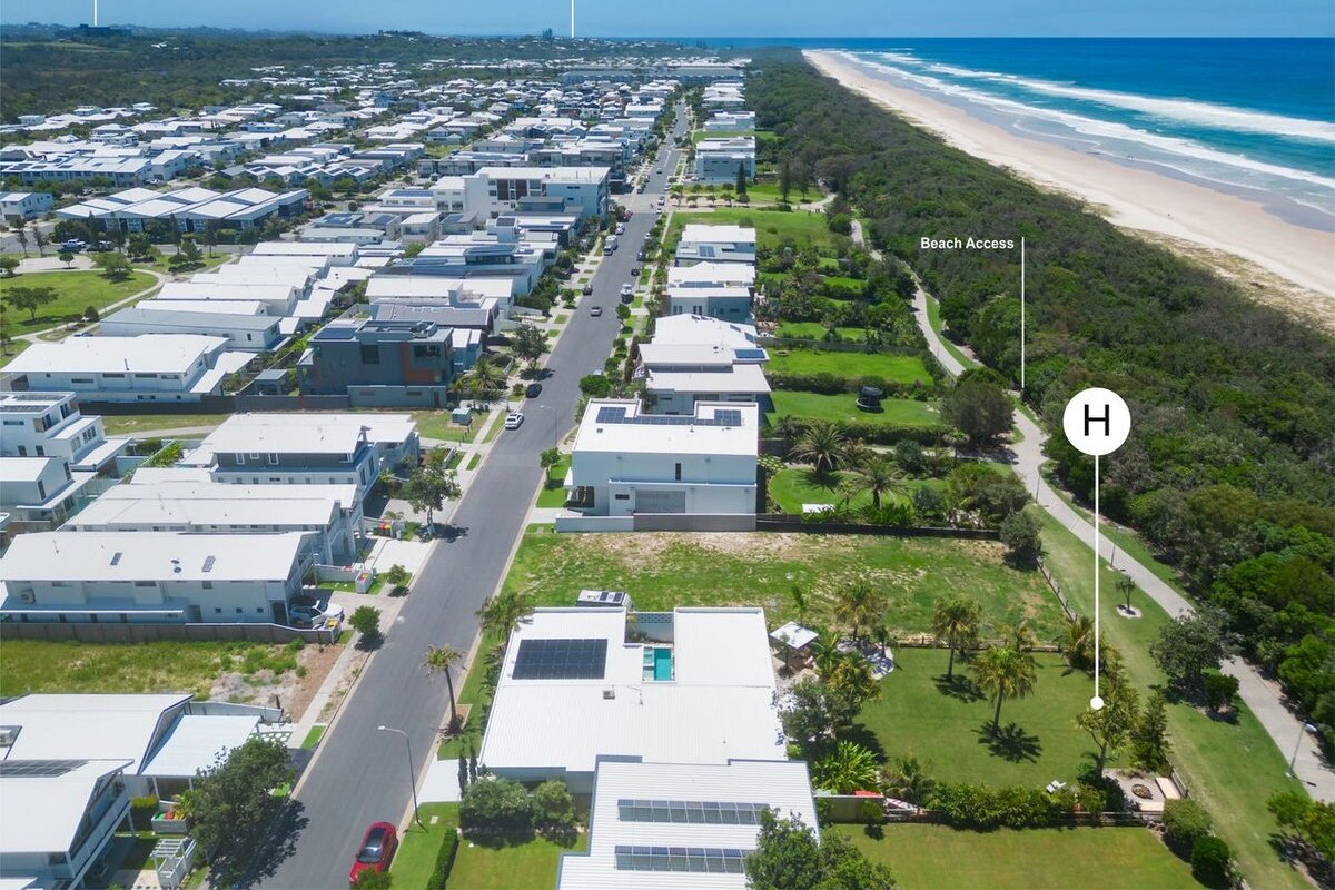 Hikari House – Beachfront home! gallery image 3