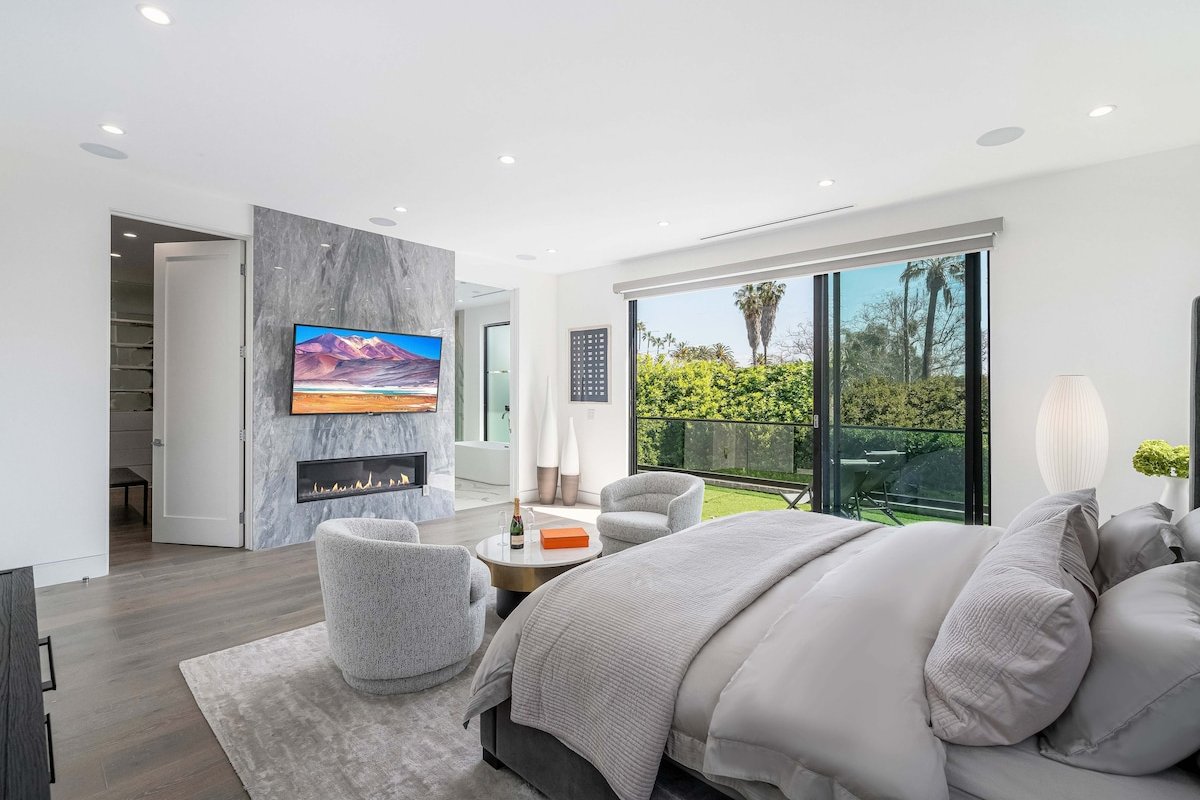 Villa Bond by LuxJB | Design Award-Winner Estate gallery image 4