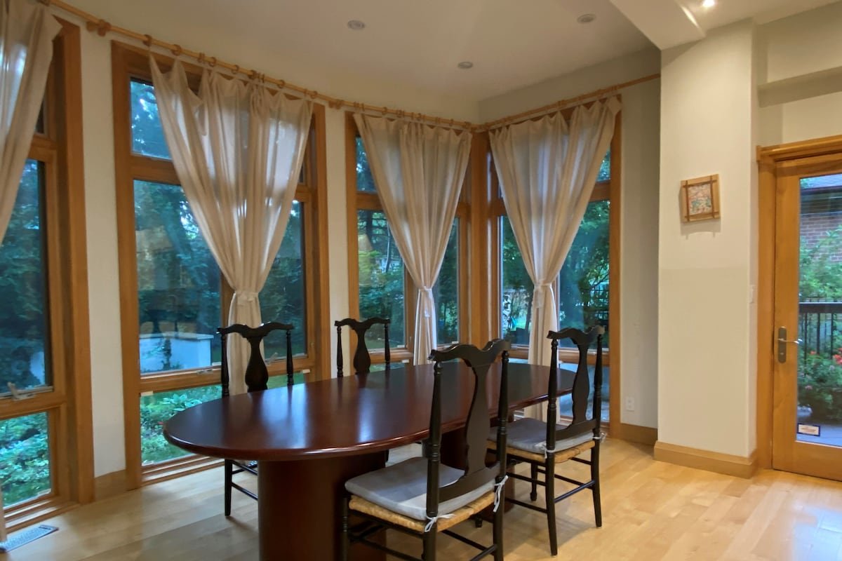 Beautiful House- Bayview Village gallery image 5