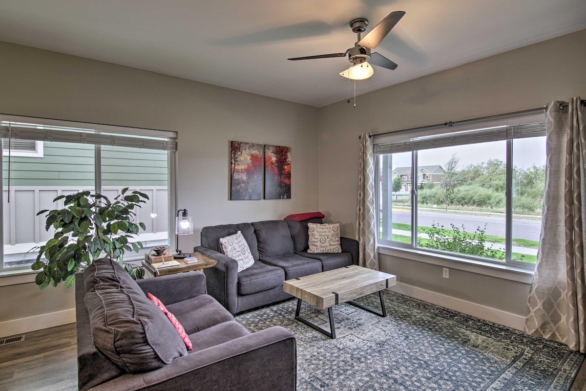 “Elegant Escape” (KING BED) Great Location! gallery image 3