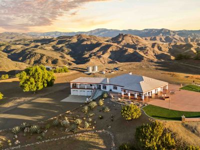 Beautiful private mountain estate on 10 acres