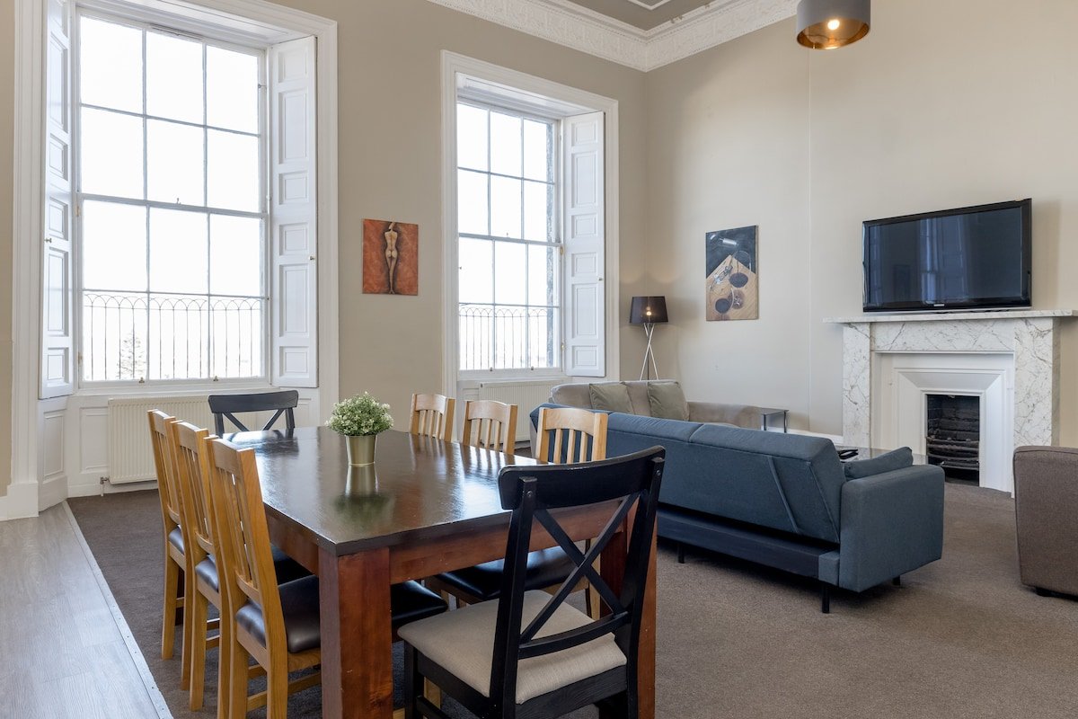 York Place City Centre 3 bedroom Apartment gallery image 4