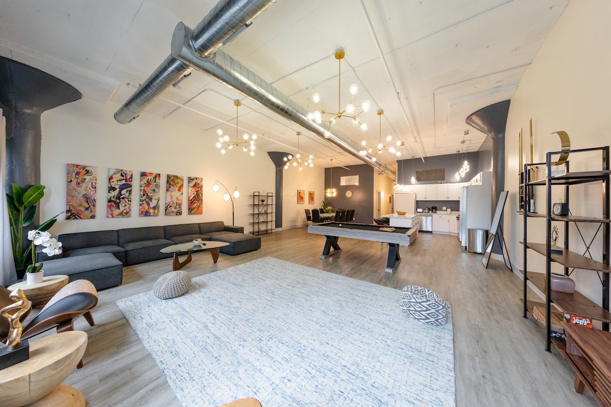 Luxurious 5BR Suite Near McCormick w/ Pool Table gallery image 2