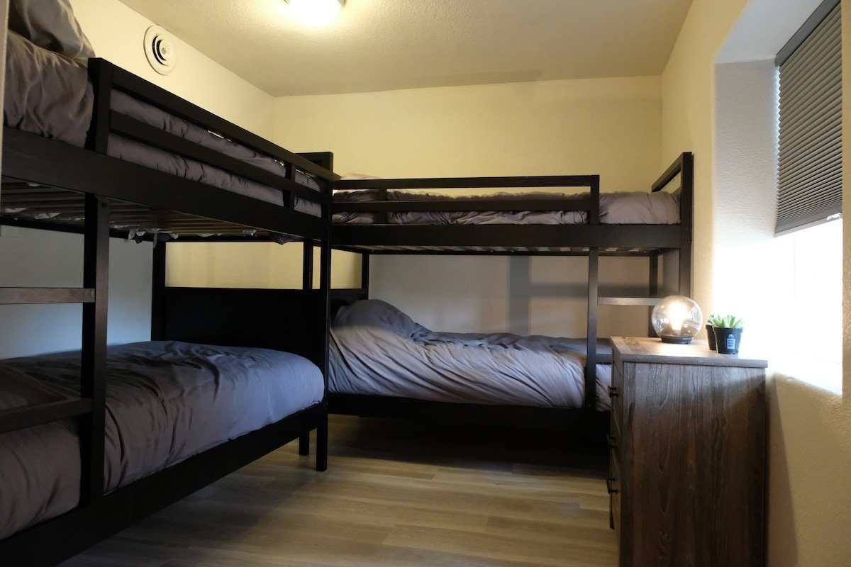 Great Home steps from RiNo – 10 beds gallery image 3