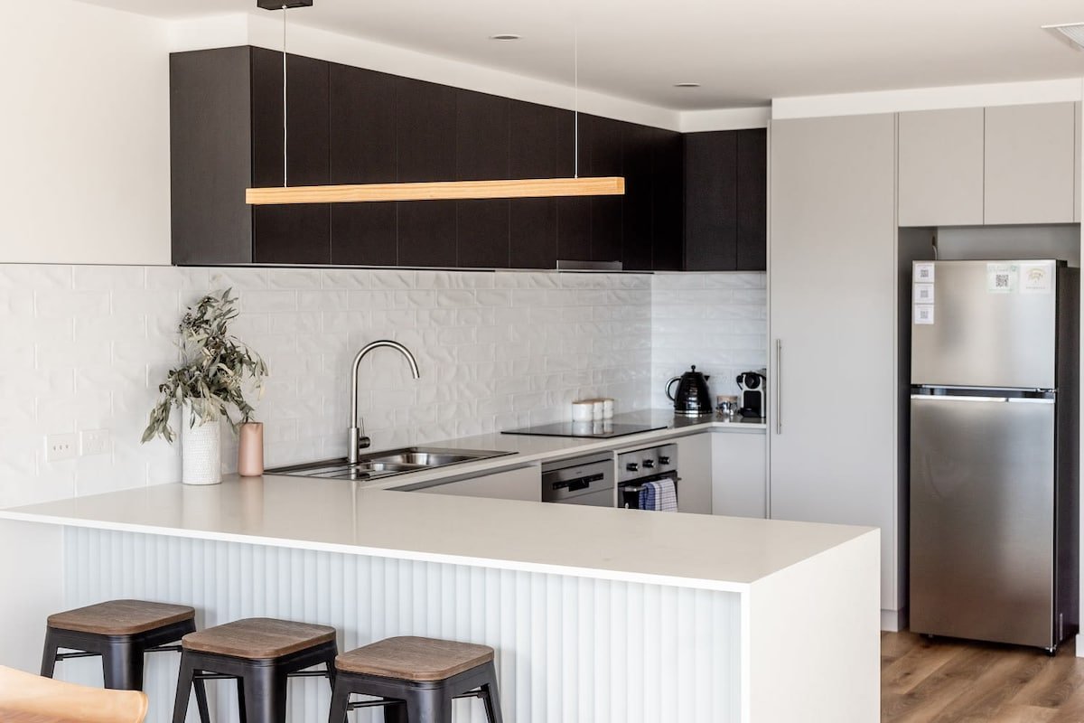 Little Island Apartments #11 gallery image 2