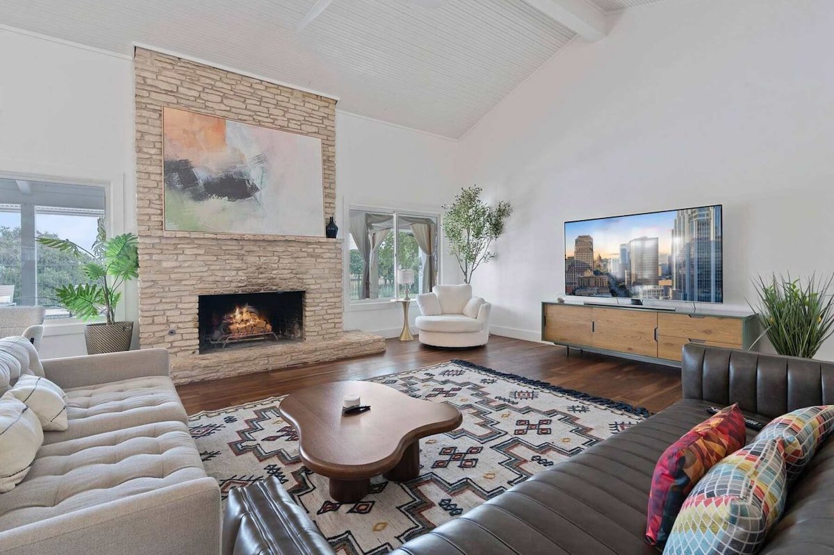 Upstay Luxury Golf Course Retreat w/ Pool & Patio gallery image 2