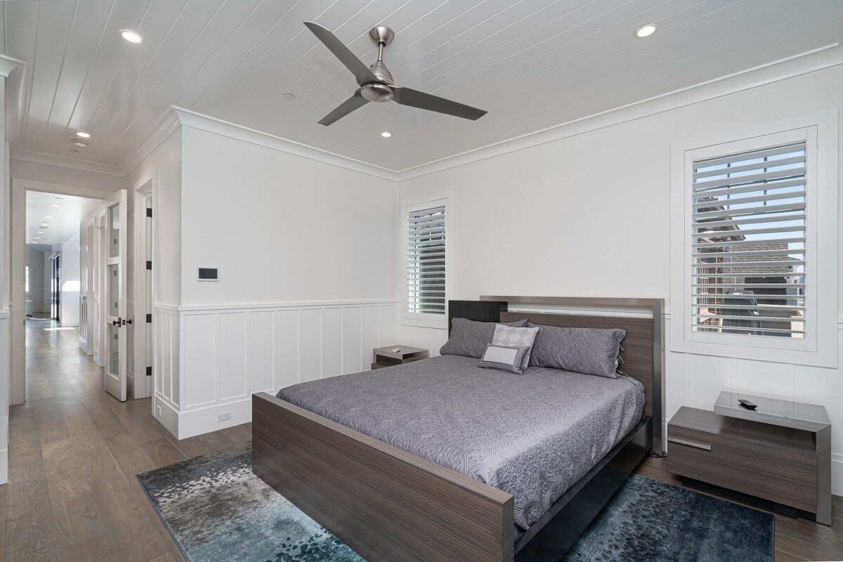 Coastal Luxury Retreat w/ Stunning Rooftop Deck gallery image 4