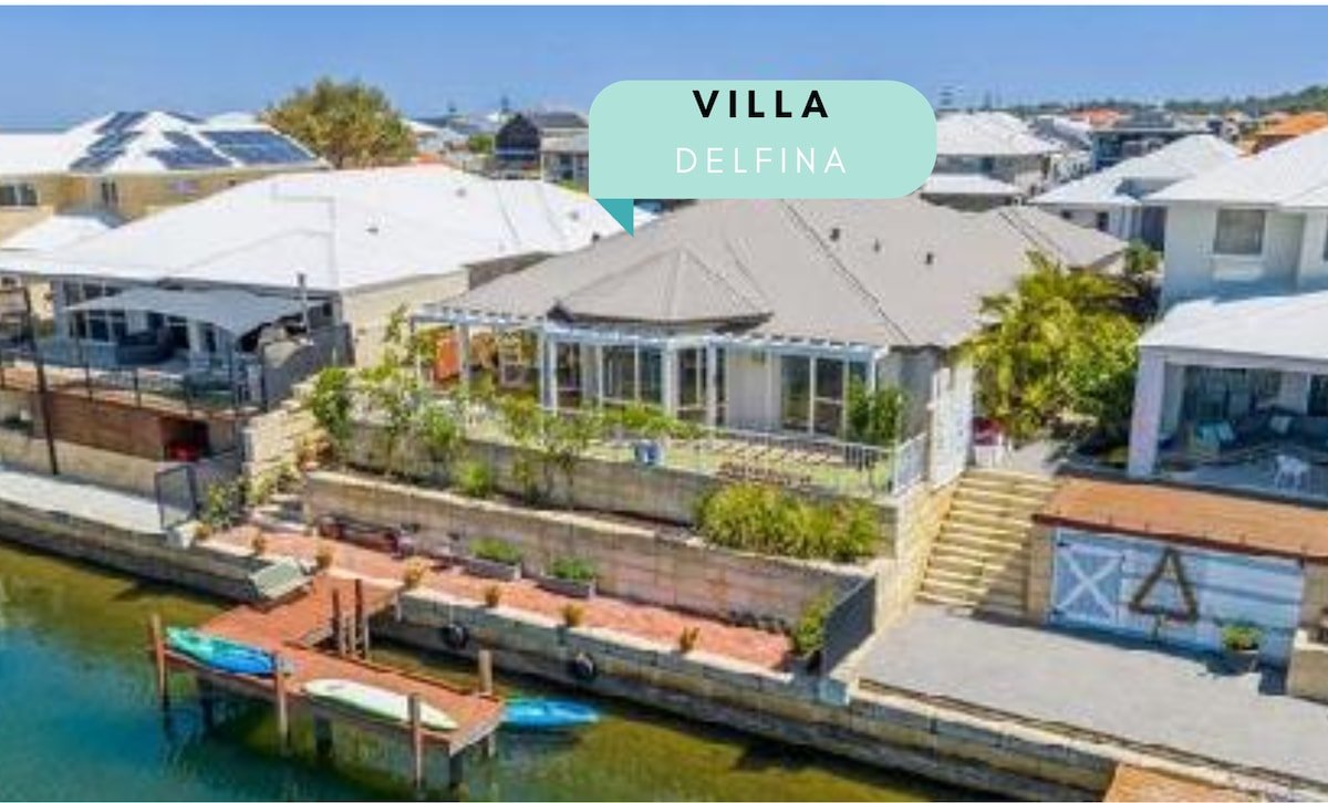 Villa Delfina Waterfront Canal Home gallery image 2