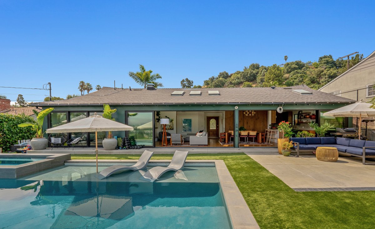 Modern Luxury Retreat w/ Pool Spa & Stunning Views