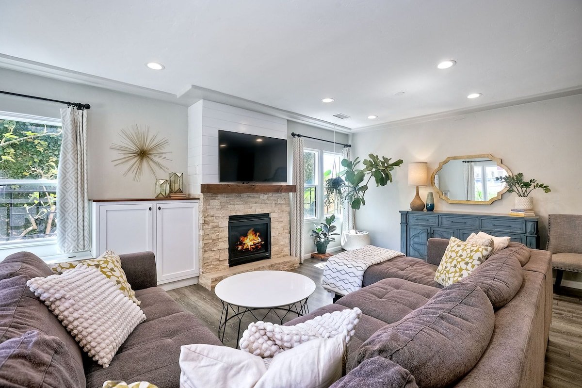 Spacious property 4Large Groups near Downtown gallery image 3