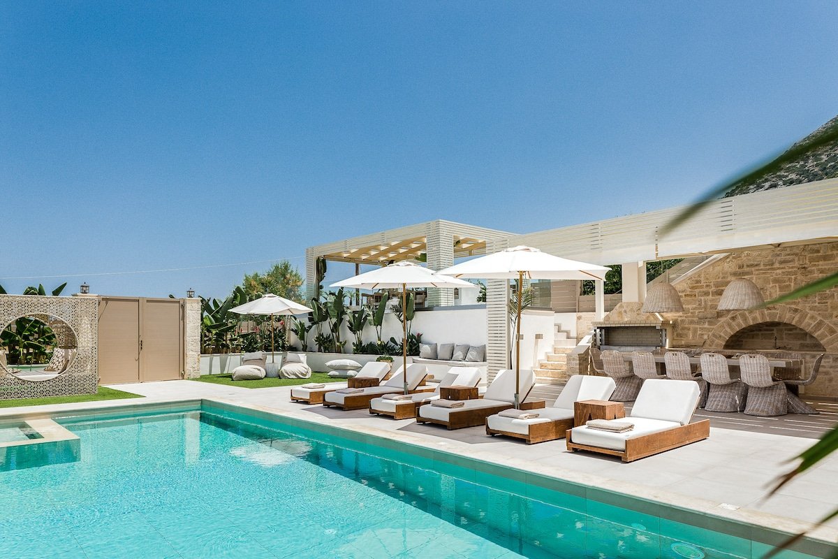 Villa Moana – Beachfront Coastal Dreams by Etouri gallery image 3