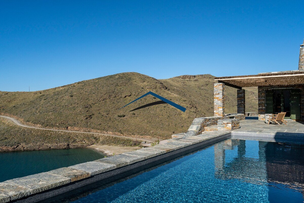 Villa Helios near Xyla beach, sea view and pool gallery image 3