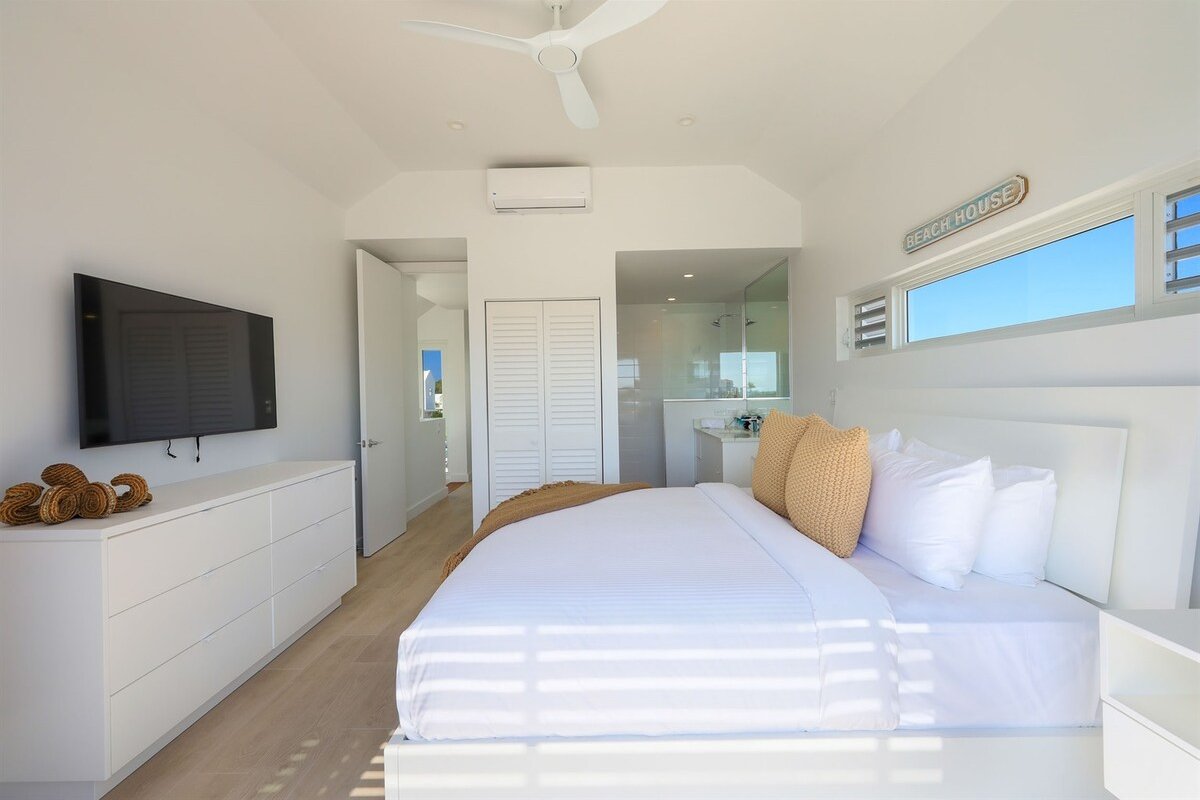 Sea La Vie: NEW Villa w/Pool, Walk to the Beach gallery image 3
