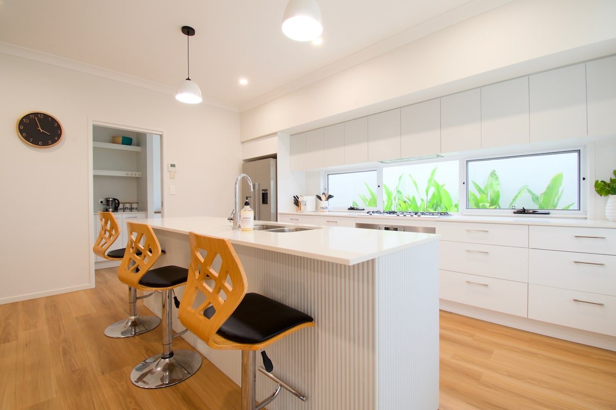 Harmony Haven | Pool, Parks & Beaches Nearby! gallery image 2