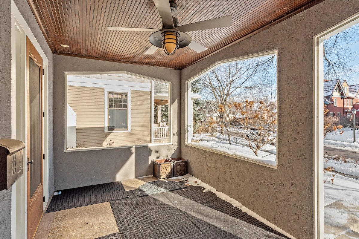 Premier modern 5 bed room 5 bath new construction gallery image 5