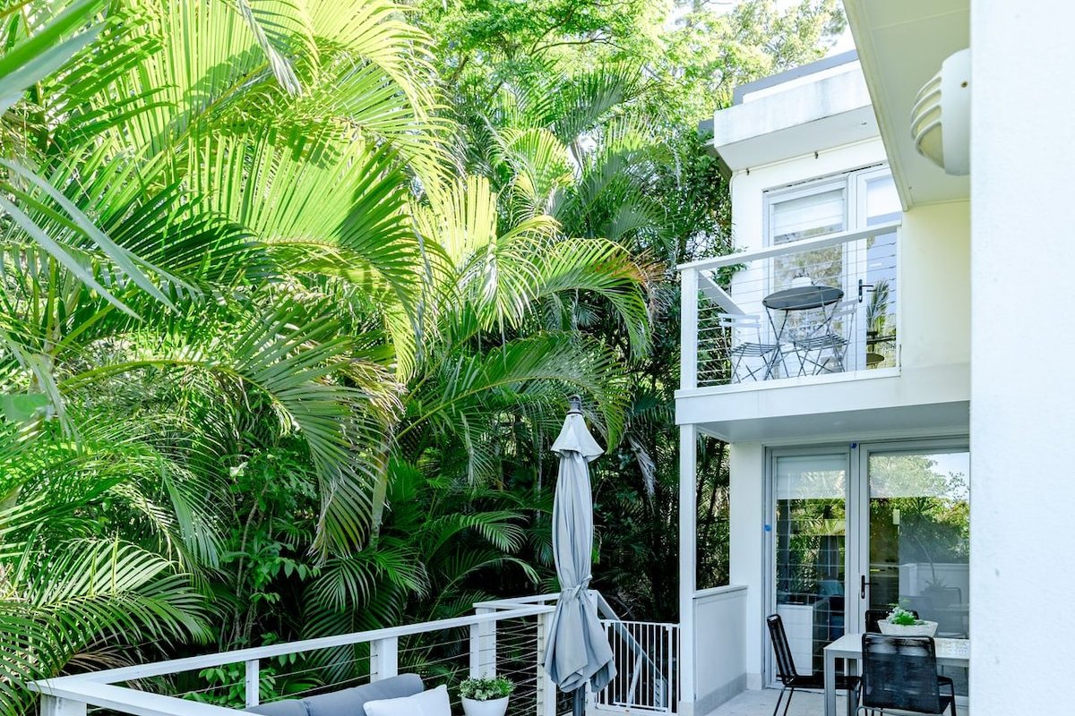 Peregian Beach Holiday House Resort Pet Friendly gallery image 2