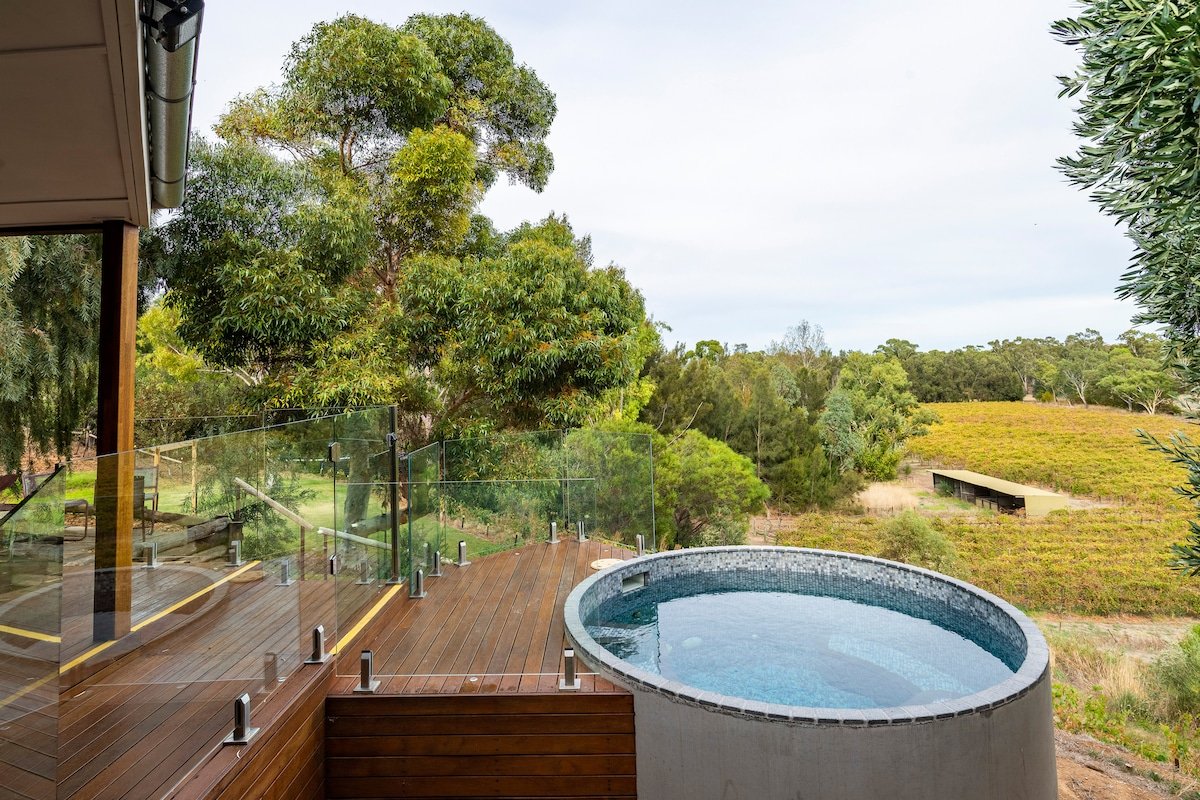 Rogasch Cottage gallery image 2