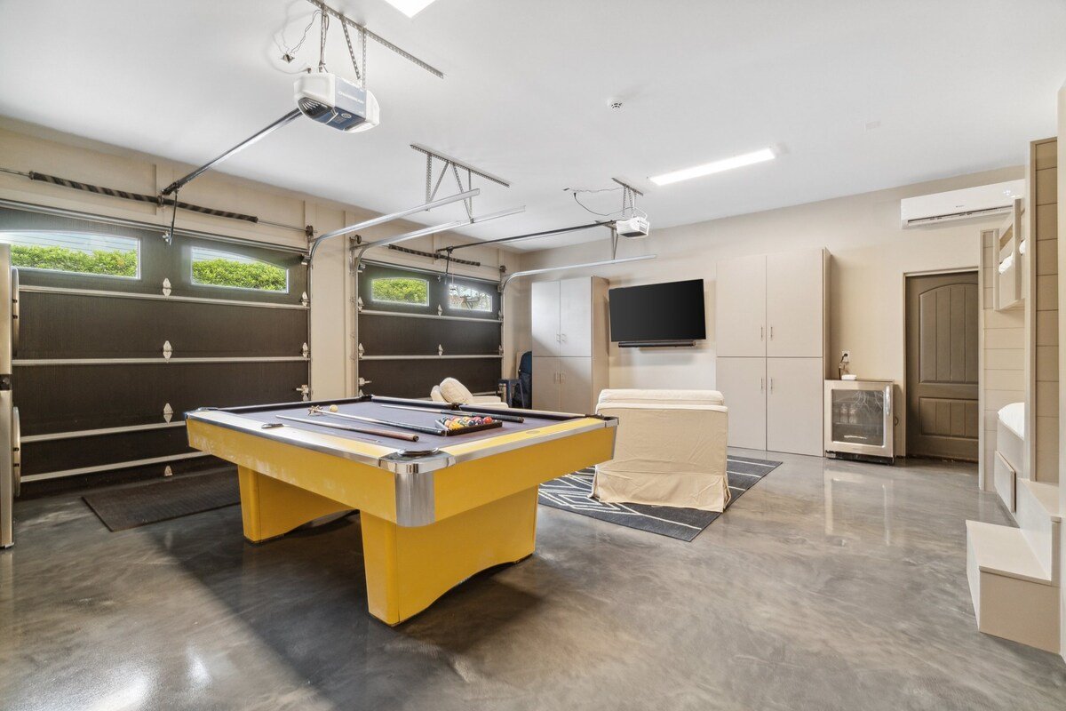 Dreamy retreat—private pool, LSV, & home theater gallery image 4