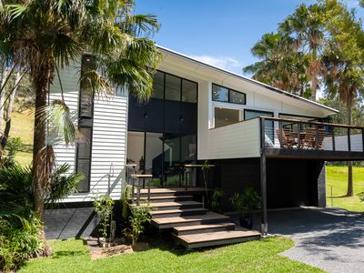 Bamboo Beach House (Linen included)